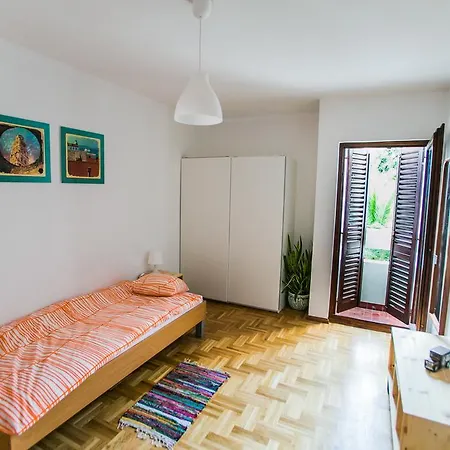 Grand View Apartment Split